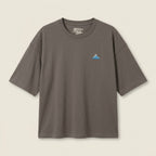 The 1800m Club Hörnli embroidered Boxy T-shirt designed in Arosa, Switzerland.